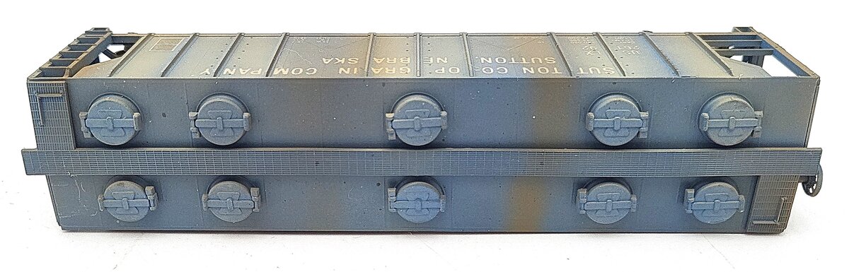 Con-Cor 0001-009534 HO Sutton PS2 3-Bay Covered Hopper #26192 - Custom Weathered/Box