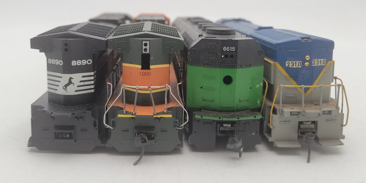 HO Scale Assorted Diesel Locomotives: #8890, #1000, #6615, #2310 [4]