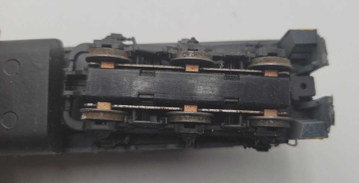 HO Scale Assorted Diesel Locomotives: #2007, #8012, #9760, #2707 [4]