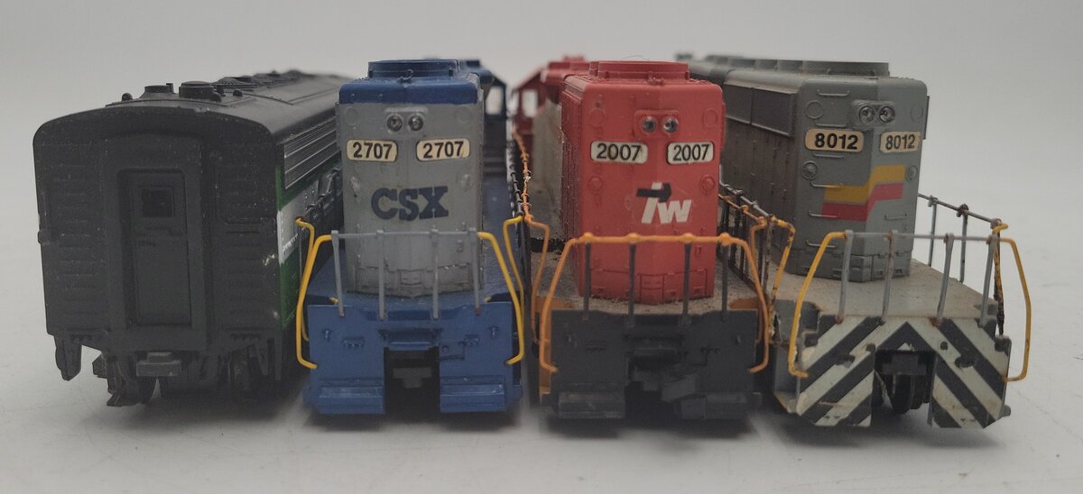 HO Scale Assorted Diesel Locomotives: #2007, #8012, #9760, #2707 [4]