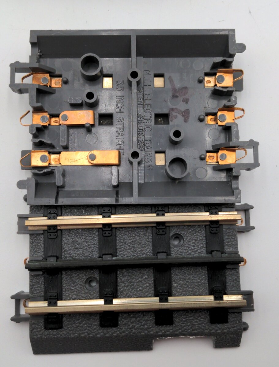 MTH 40-1018 RealTrax 3.5 Inch Straight Track (9) EX