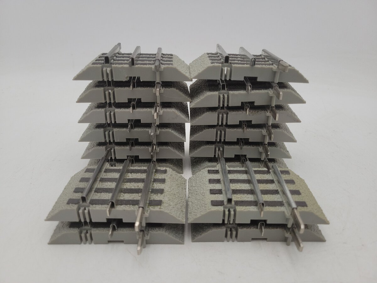 Lionel 6-12026 O Gauge FasTrack 1-3/4 Inch Straight Track (16) VG