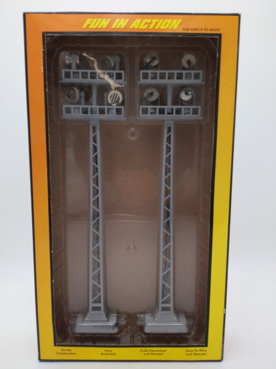 MTH 30-11039 O Floodlight Tower Set (Set of 2) EX/Box