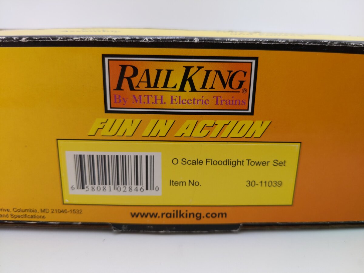 MTH 30-11039 O Floodlight Tower Set (Set of 2) EX/Box