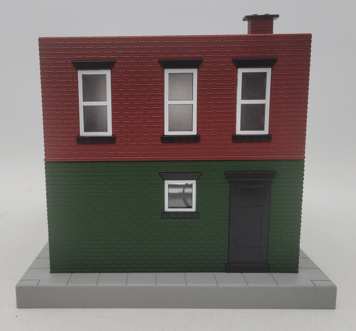 MTH O Gauge 2-Story Apartment Building EX
