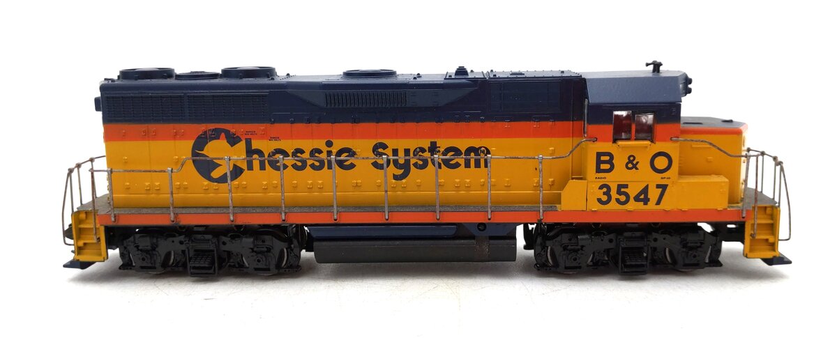 Athearn 4208 HO Scale Chessie System GP35 Powered Diesel Locomotive #3547 VG/Box