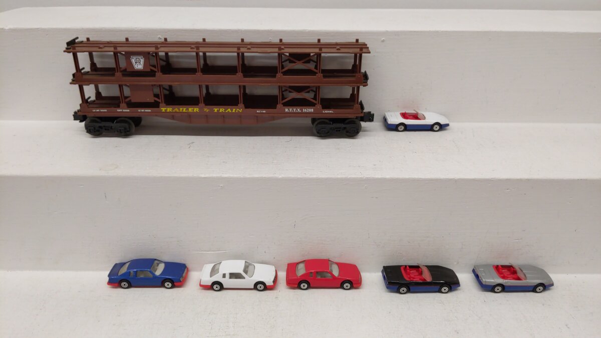 Lionel 6-16208 O Gauge Pennsylvania Railroad Auto Car with 6 Diecast Vehicles EX/Box