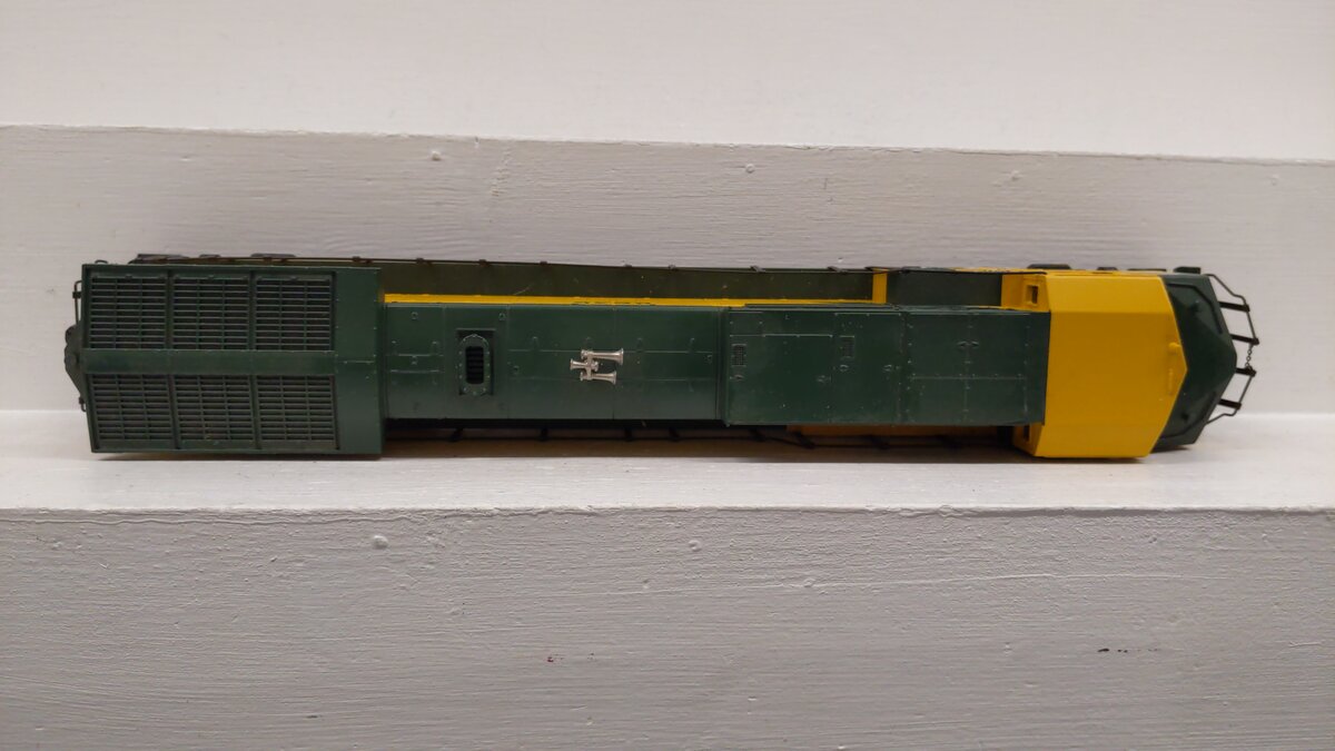 MTH 20-2159-1 O Gauge Chicago & Northwestern Dash-9 Diesel Engine #8636 w/PS1 EX/Box