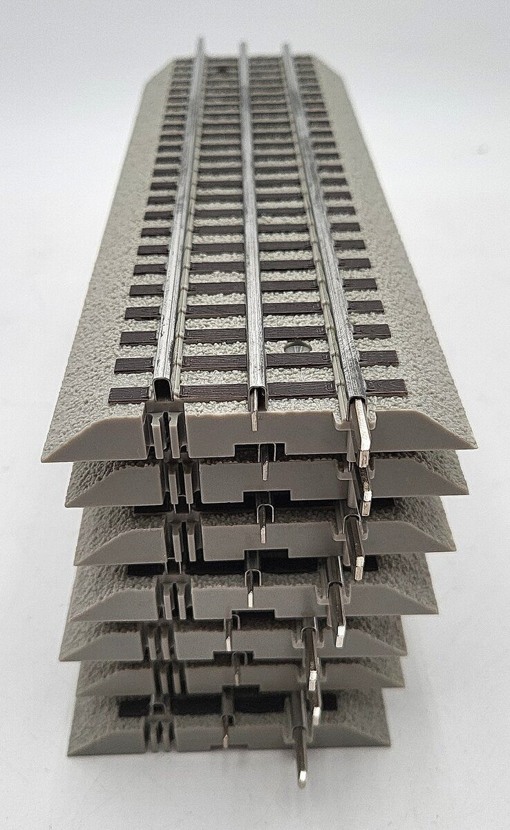Lionel 6-12014 O 10" Straight FasTrack (7) EX