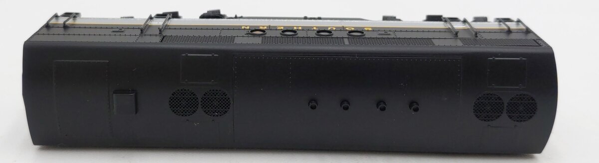 Micro-Trains 98702111 N Scale Southern EMD FT B Unit Locomotive EX/Box