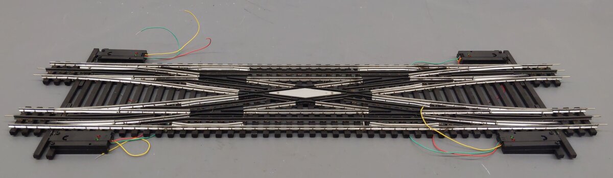Ross 175 O Gauge Double-Slip Remote Switch Turnout with DZ-1000s VG