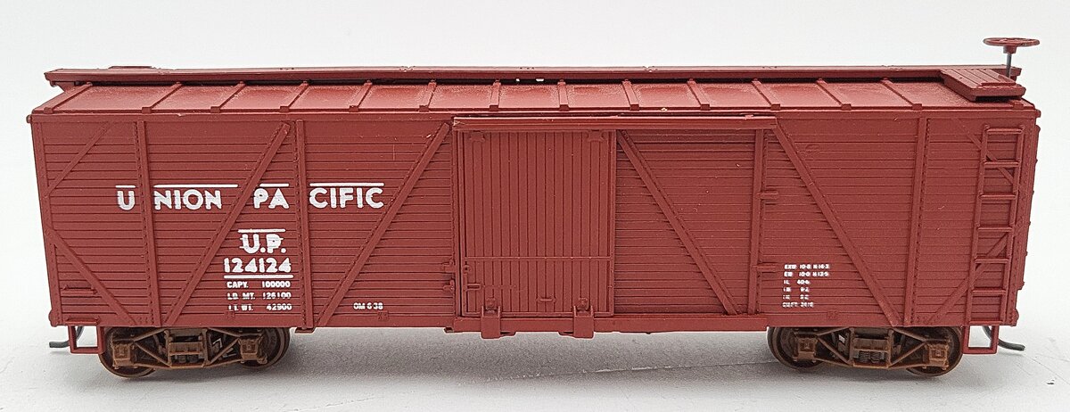 Walthers 932-2657 HO Scale Union Pacific Boxcar #124124 EX