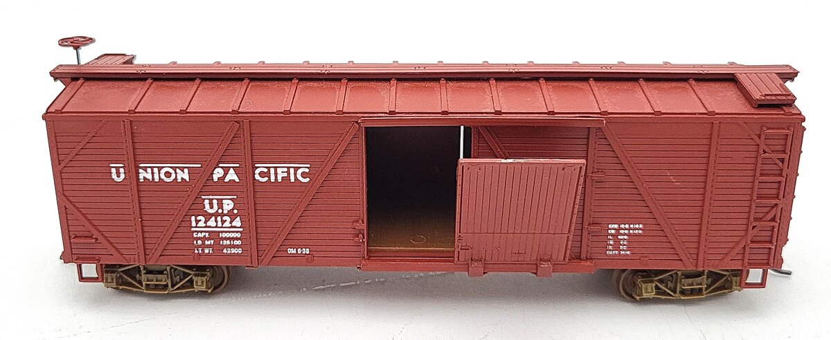 Walthers 932-2657 HO Scale Union Pacific Boxcar #124124 EX