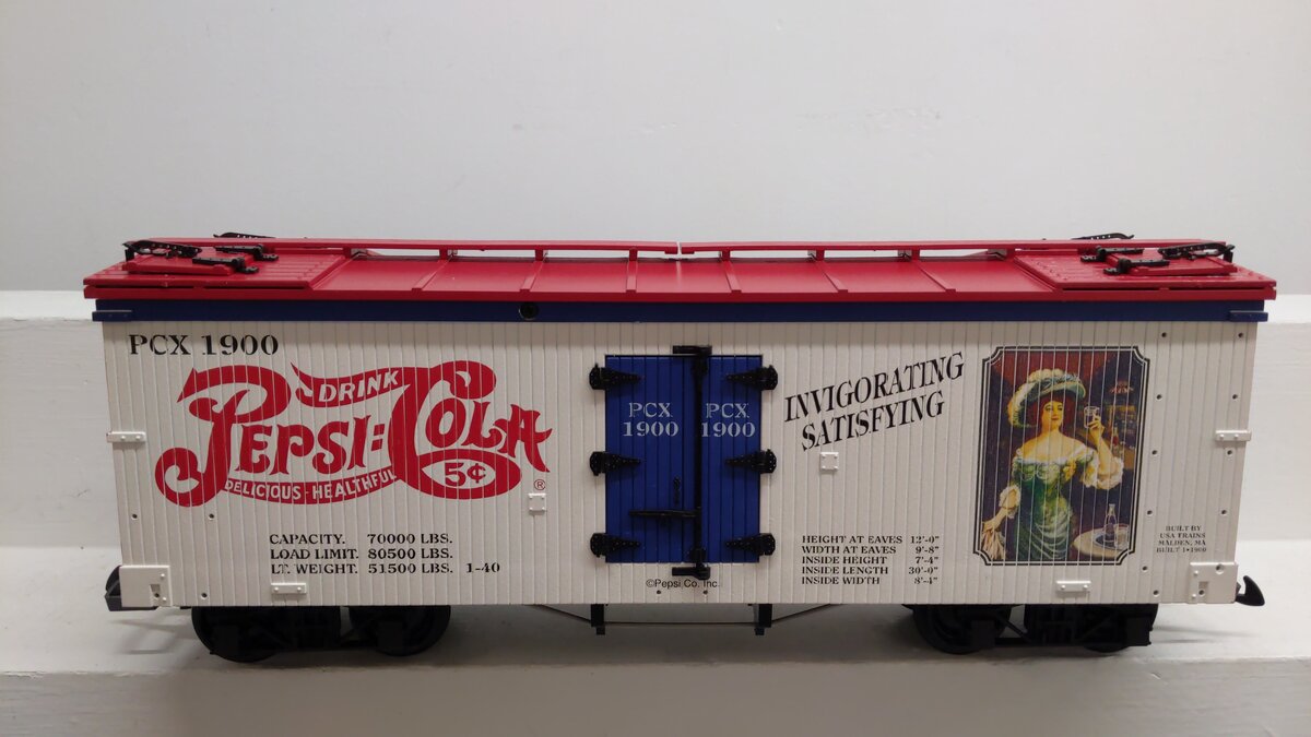 USA Trains 16121 G Scale Pepsi-Cola "Invigorating Satisfying" Reefer Car #1900 EX/Box