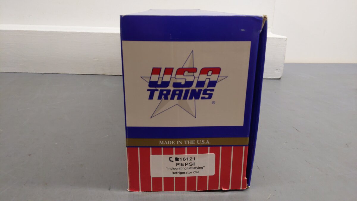 USA Trains 16121 G Scale Pepsi-Cola "Invigorating Satisfying" Reefer Car #1900 EX/Box