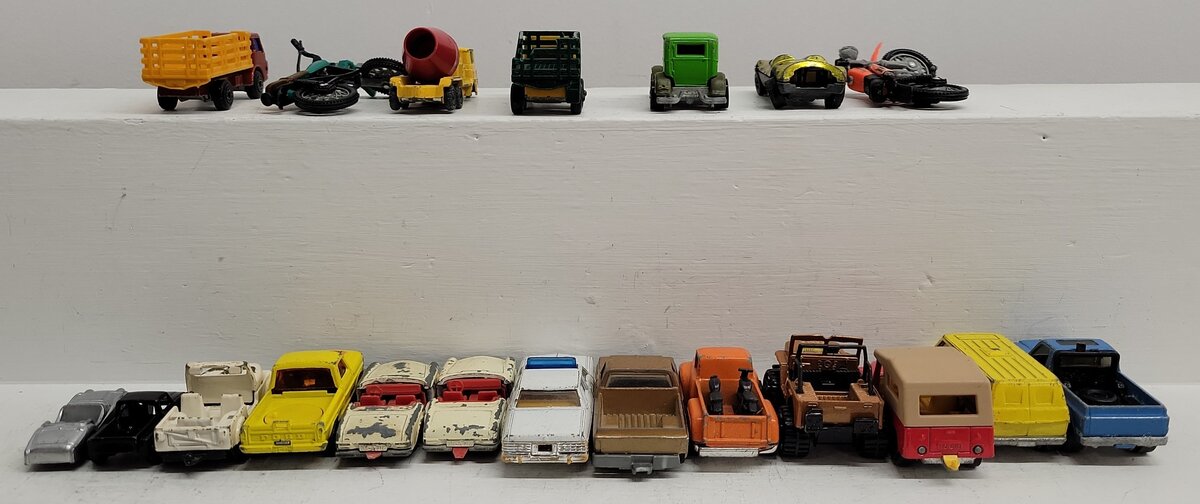 Matchbox, Hot Wheels & Other Diecast and Plastic Assorted Vehicles [20]