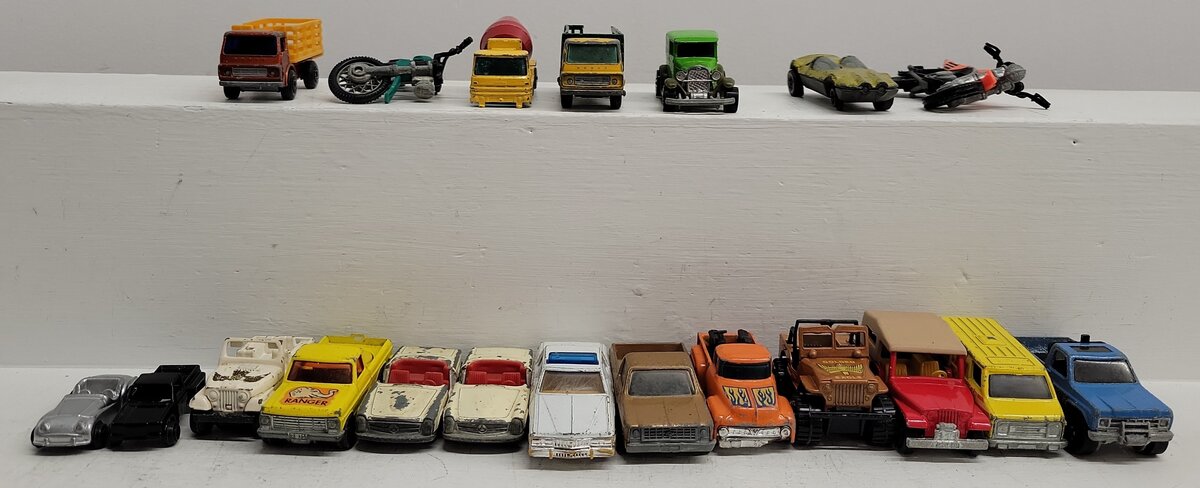Matchbox, Hot Wheels & Other Diecast and Plastic Assorted Vehicles [20]