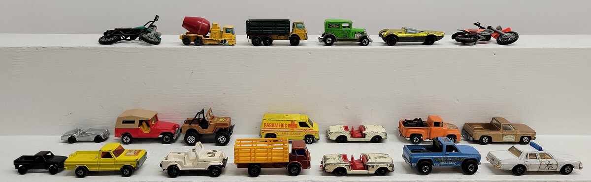 Matchbox, Hot Wheels & Other Diecast and Plastic Assorted Vehicles [20]