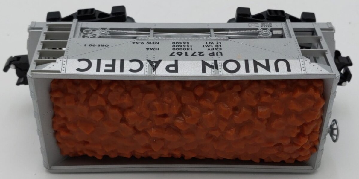 Lionel O Gauge Union Pacific Hopper Car #27167 w/ Stone Load EX