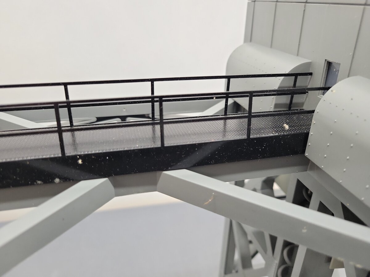 Lionel 6-12782 O Gauge Operating Lift Bridge with Bell & Lights EX