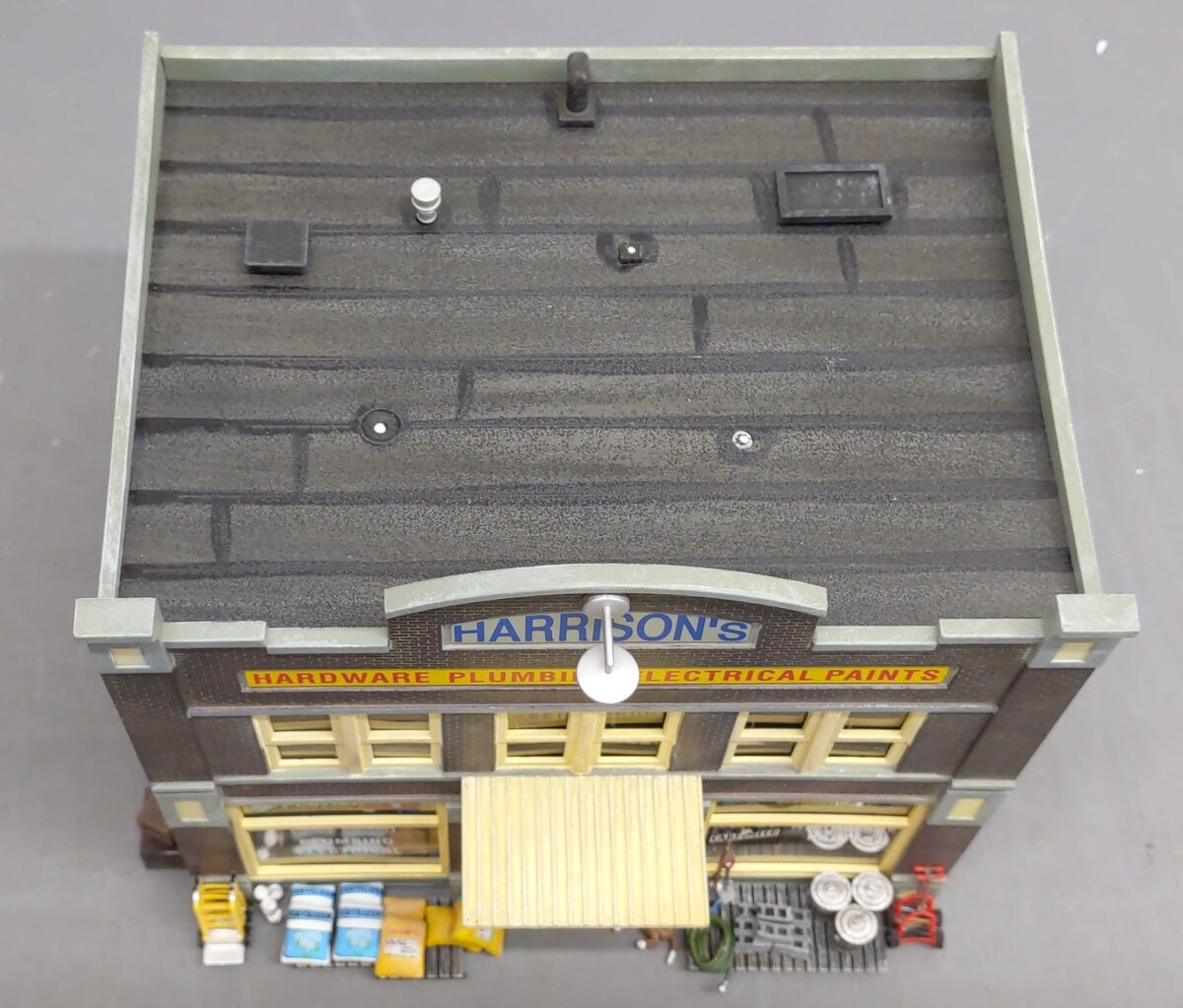 Woodland Scenics BR5022 HO Built-&-Ready Harrison's Hardware Building EX