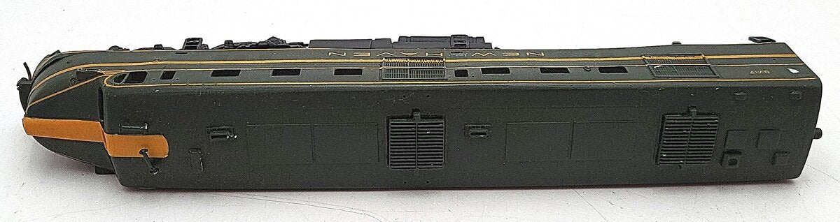 Athearn DL-109 HO Scale New Haven Diesel Locomotive #0718/Box
