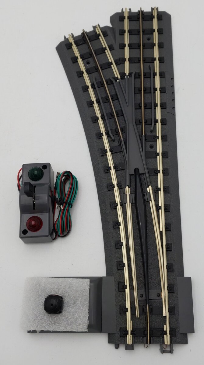 MTH 40-1021 O72 RealTrax Nickel Silver Left Hand Remote Switch Turnout EX/Box