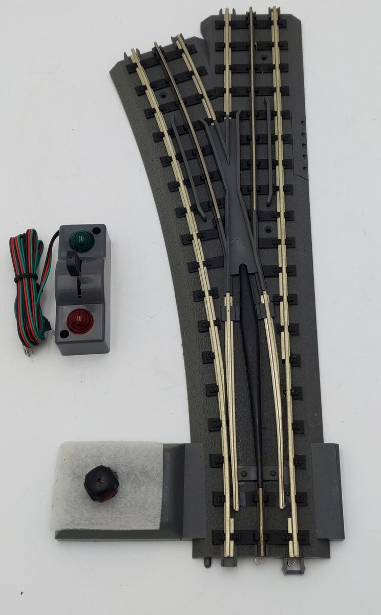 MTH 40-1021 O72 RealTrax Nickel Silver Left Hand Remote Switch Turnout EX/Box