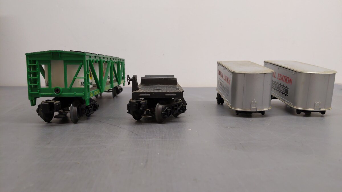 Lionel O Gauge Assorted Freight Cars [5]/Box