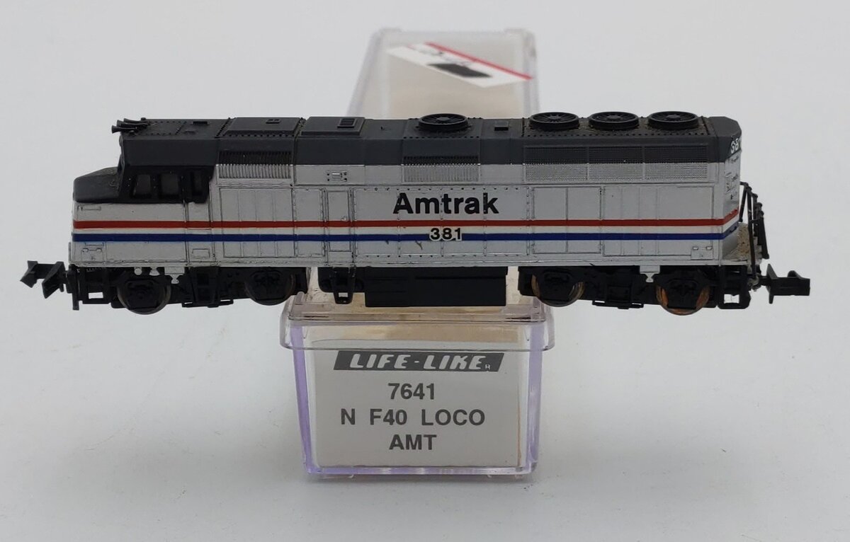 Life Like 7641 N Scale Amtrak F-40 Diesel Locomotive #381 EX/Box
