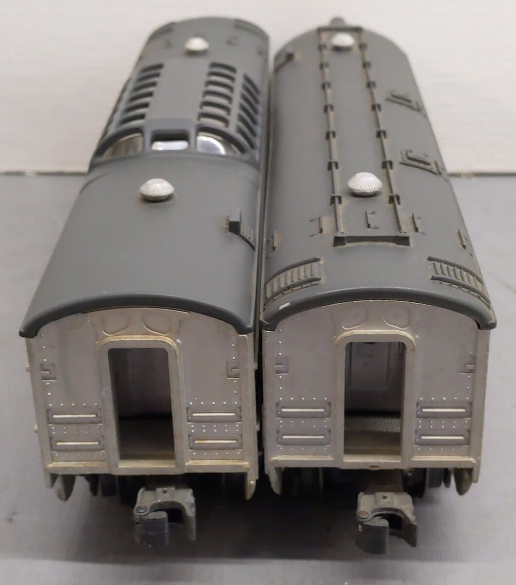 Lionel Vintage O Gauge Lionel Lines Passenger Cars 2423, 2432 [2] VG