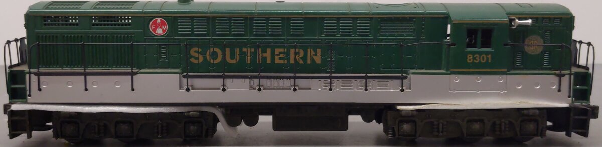 Lionel 6-18301 O Southern Fairbanks Morse Trainmaster Diesel Locomotive #8301 EX/Box