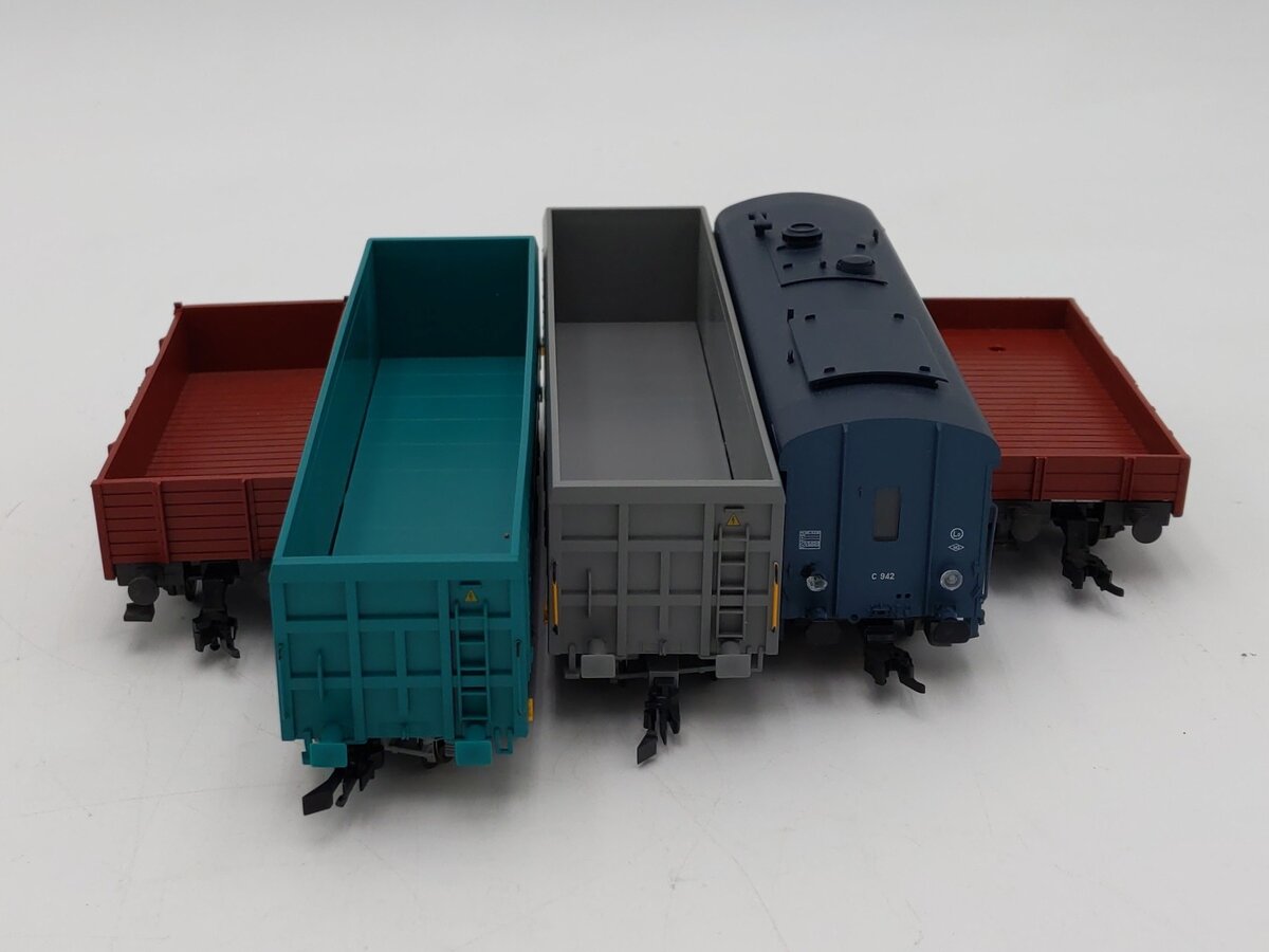 HO Scale Assorted Freight Car [5] EX