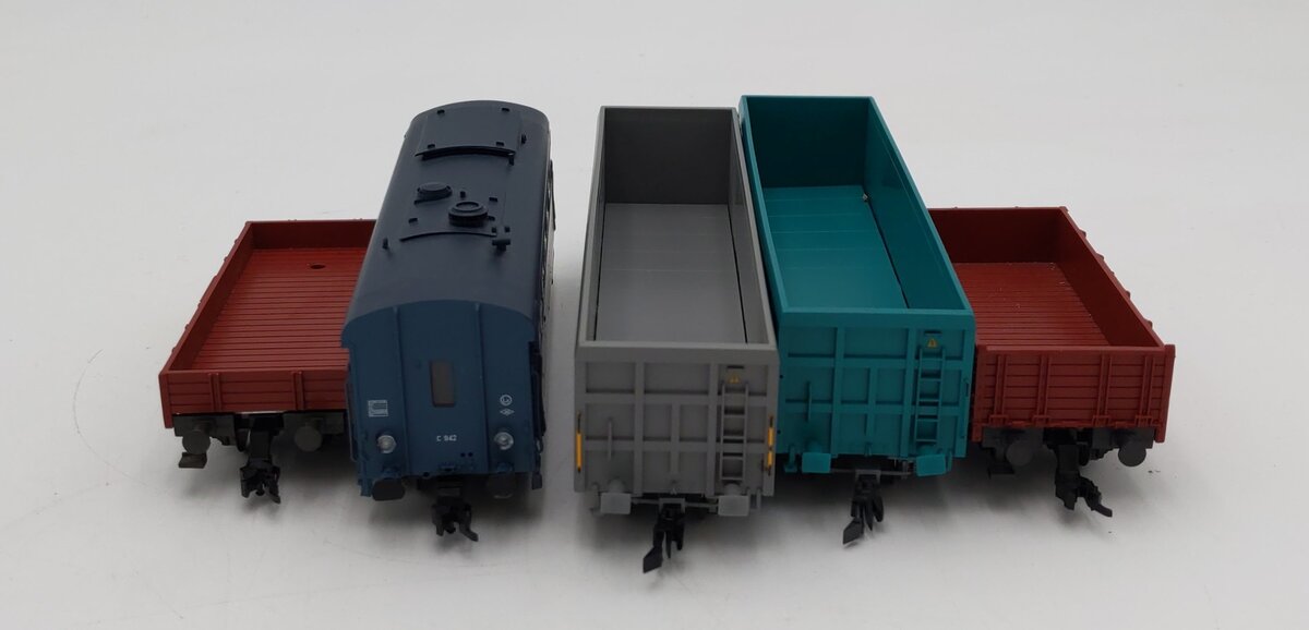 HO Scale Assorted Freight Car [5] EX