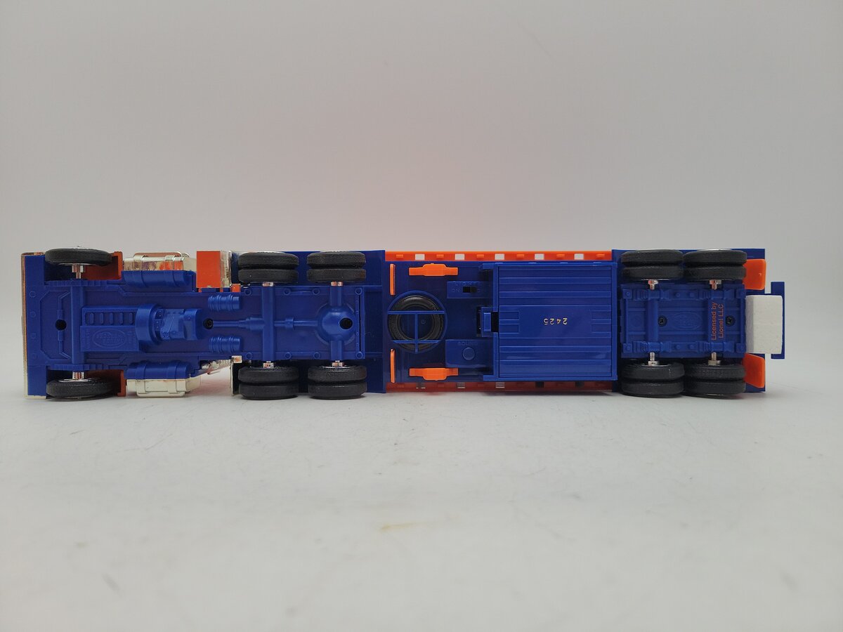 Lionel TMT-18416 LT-702 Lionel Lines Flatbed Toy Truck with Diesel Locomotive EX/Box