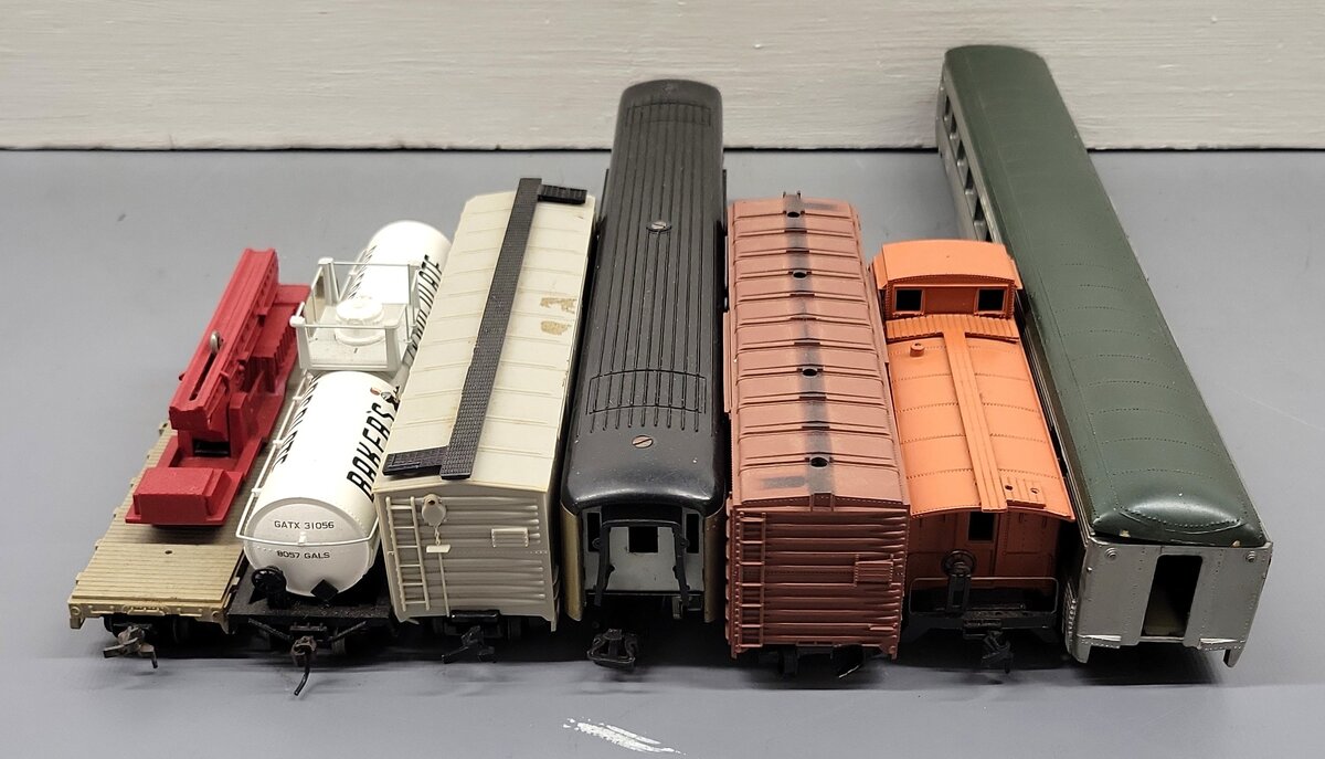 Assorted HO Scale Freight and Passenger Cars [7] VG