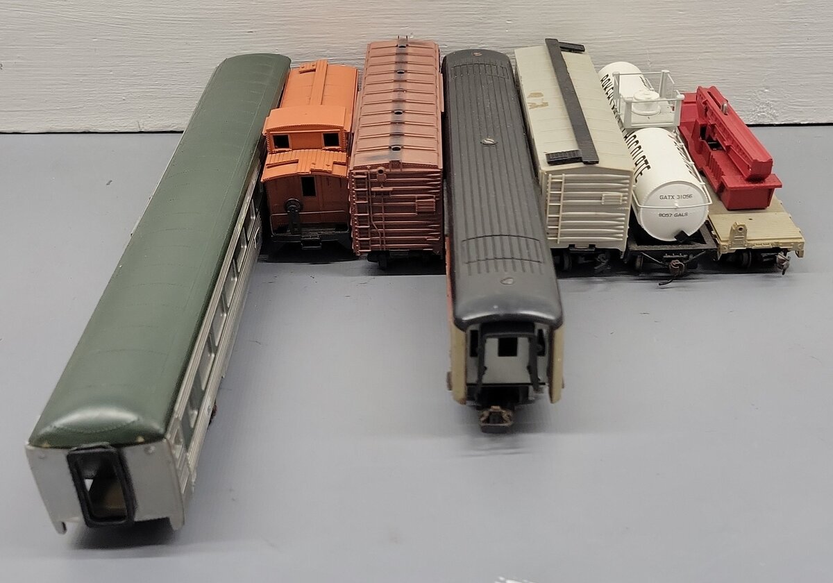 Assorted HO Scale Freight and Passenger Cars [7] VG