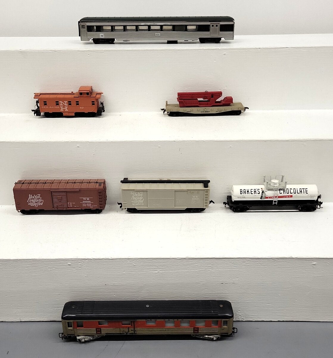 Assorted HO Scale Freight and Passenger Cars [7] VG