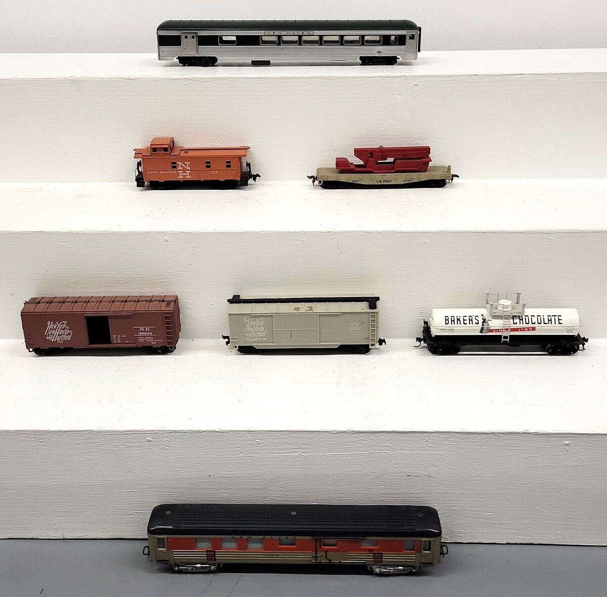 Assorted HO Scale Freight and Passenger Cars [7] VG