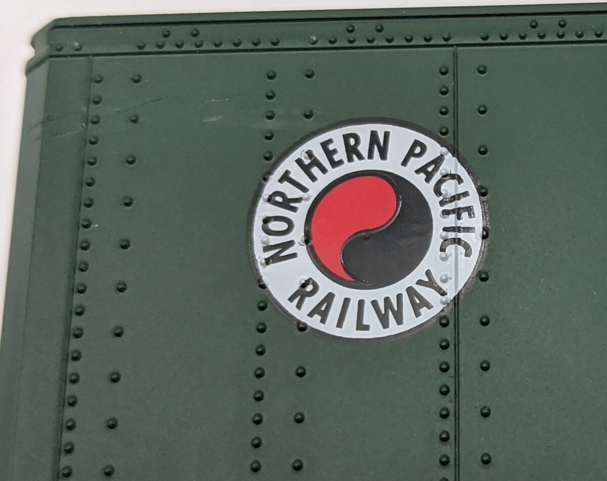 MTH 20-98105 Northern Pacific Flatcar with 2 Short NP Trailers #66152 EX/Box
