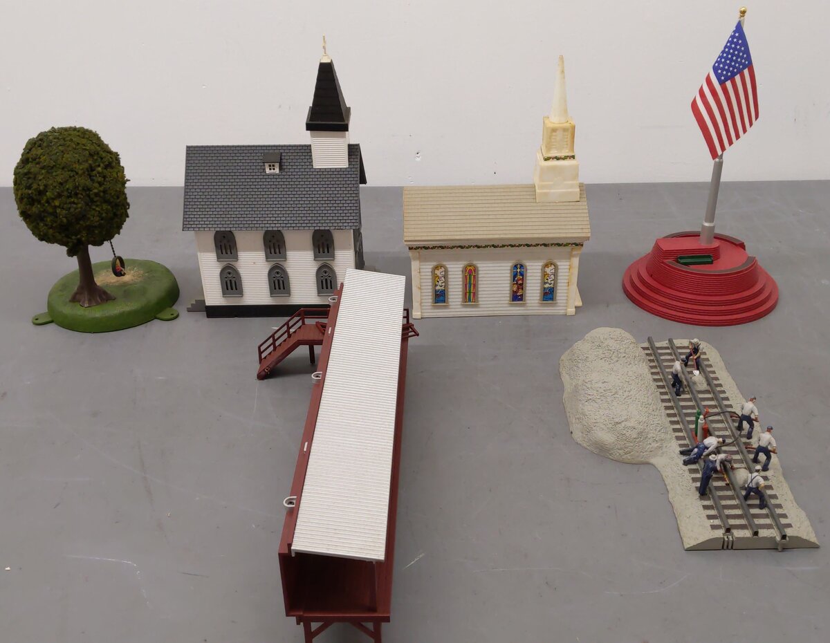 MTH, Lionel & K-Line O Assorted Model Scenery Items [6] VG