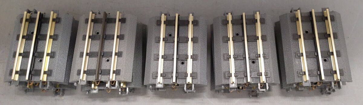 MTH 40-1018 RealTrax 3.5 Inch Straight Track (15) LN