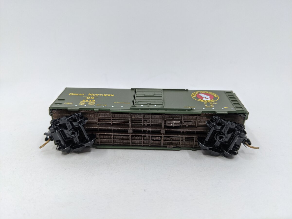 Micro-Trains 02000406 N Scale Great Northern 40' PS-1 Boxcar #2538 EX/Box