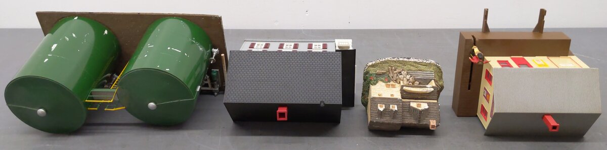 Lionel, MTH & Others O Buildings 6-32919, 30-9024 [4] VG