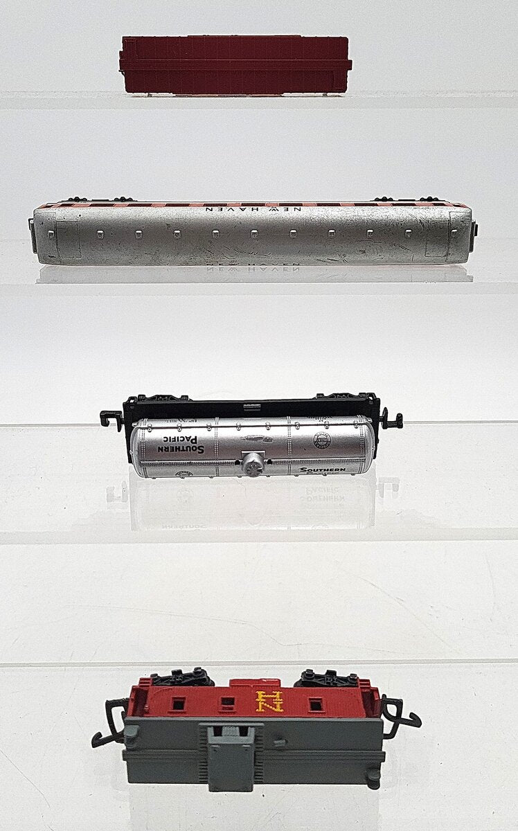 Assorted N Scale Passenger and Freight Cars [4] EX