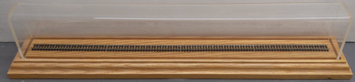 N Scale 22 Inch Display Case EX