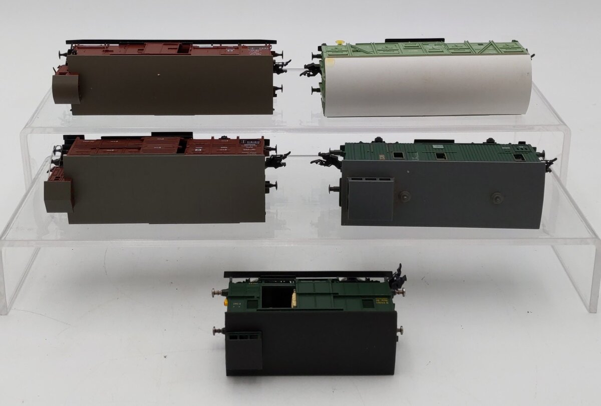 HO Scale Assorted Freight Cars [5] EX