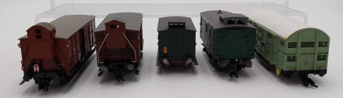 HO Scale Assorted Freight Cars [5] EX
