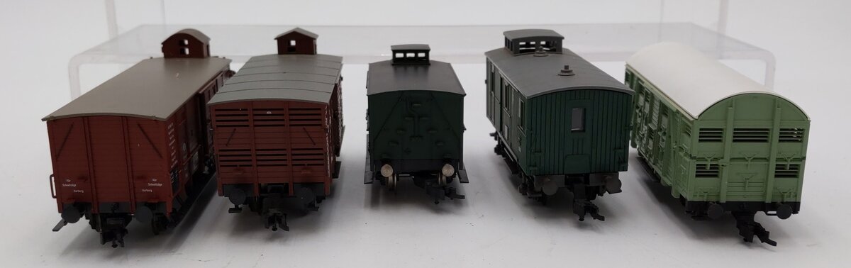 HO Scale Assorted Freight Cars [5] EX