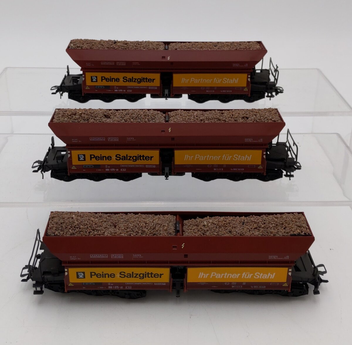 Roco 46250 HO Scale Peine Salzgitter Hopper w/Load  (3) EX